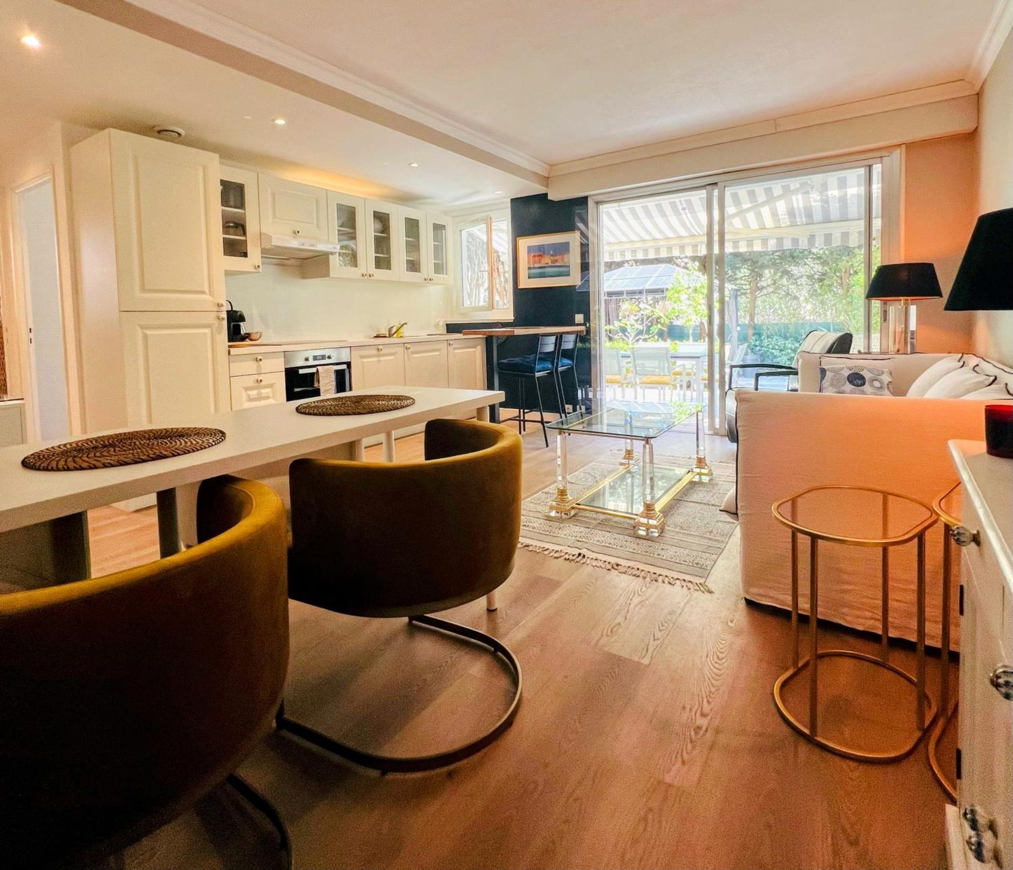Superbe Appartement Avec Terrasse Jardin Et Parking Prive Saint-Tropez Ngoại thất bức ảnh